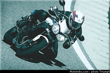 triumph_003_street_triple_2012_003.jpg