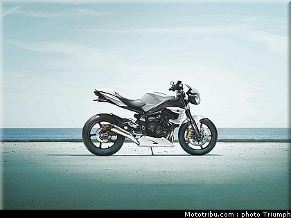 triumph_009_street_triple_2012_005.jpg