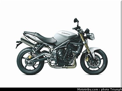triumph_010_street_triple_2012_006.jpg