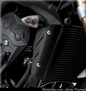 triumph_048_street_triple_2012_041.jpg