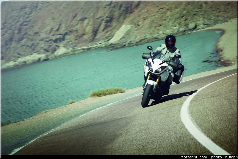 triumph_1050_002_2012
