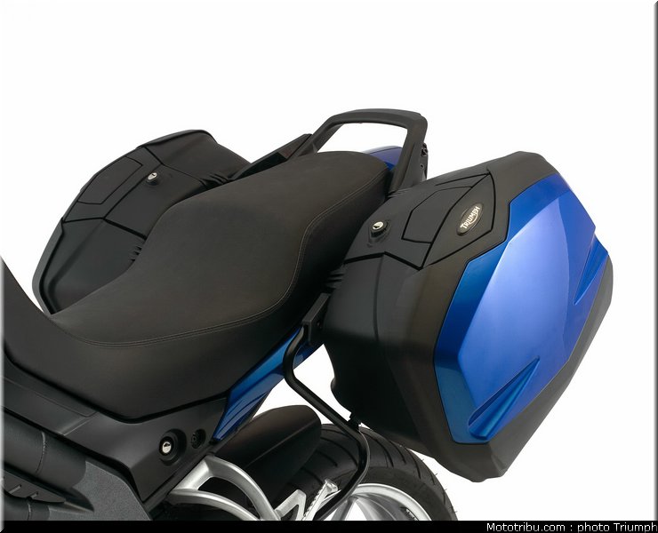 triumph_1050_007_2012