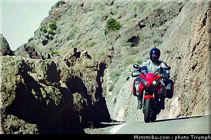 triumph_1050_001_2012.jpg