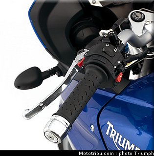 triumph_1050_014_2012.jpg