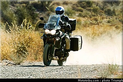 triumph_1200_explorer_2012_005.jpg