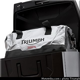 triumph_1200_explorer_2012_040.jpg