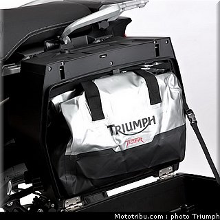 triumph_1200_explorer_2012_041.jpg