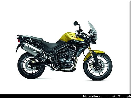triumph_800_017_2012.jpg