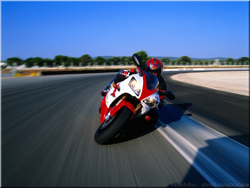 yamaha-r1-1998-001