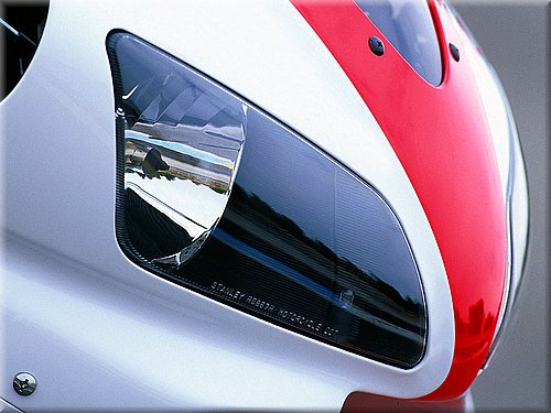 yamaha-r1-1998-013.jpg