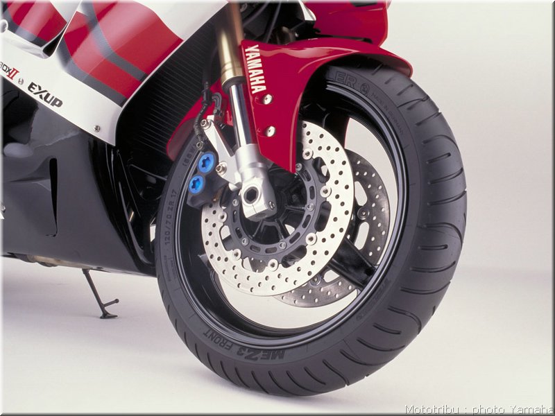 yamaha-yzfr1-2000-027