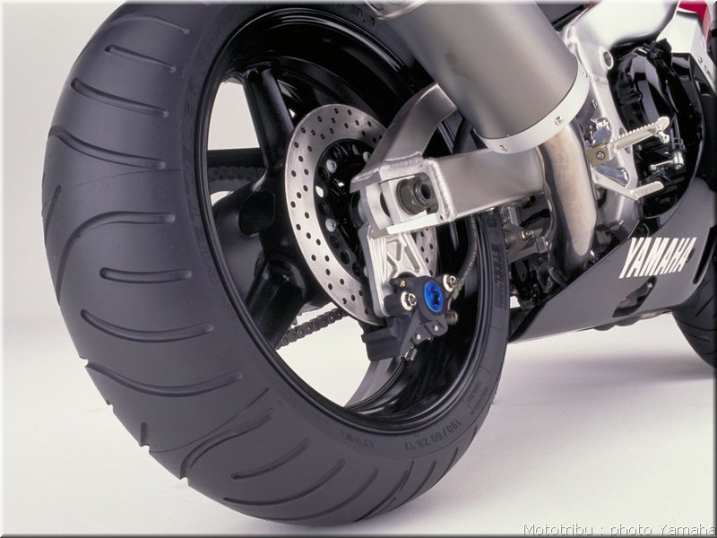 yamaha-yzfr1-2000-028