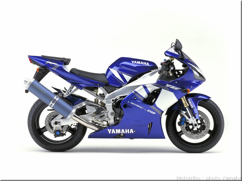 yamaha-r1-2001_11