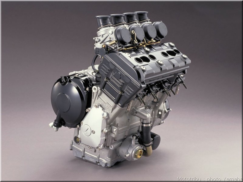 yamaha-r1-2001_15