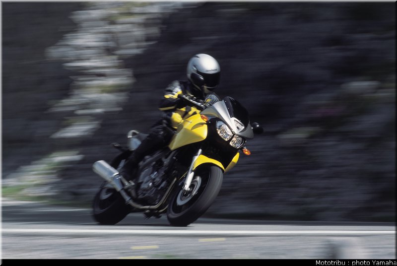 yamaha_900tdm_2002_001