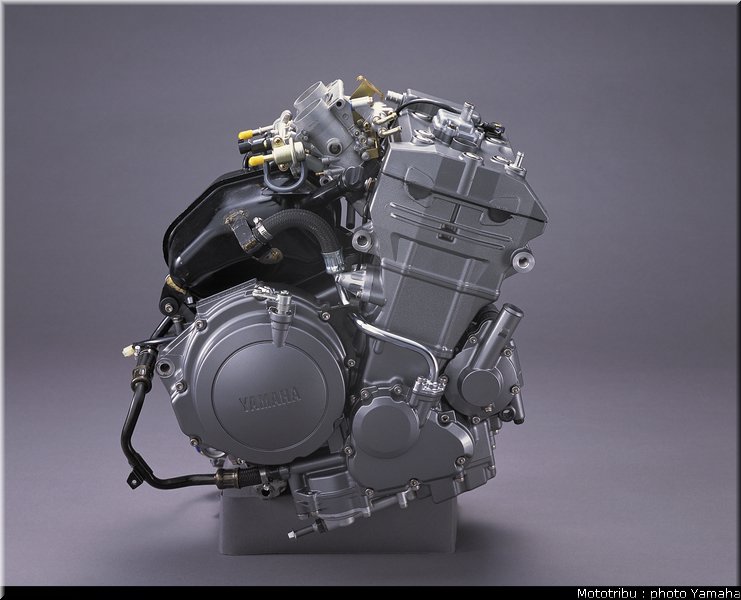 yamaha_900tdm_2002_018