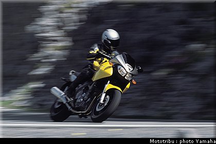 yamaha_900tdm_2002_001.jpg