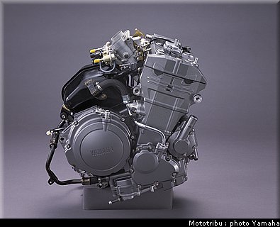 yamaha_900tdm_2002_018.jpg