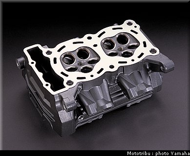 yamaha_900tdm_2002_019.jpg