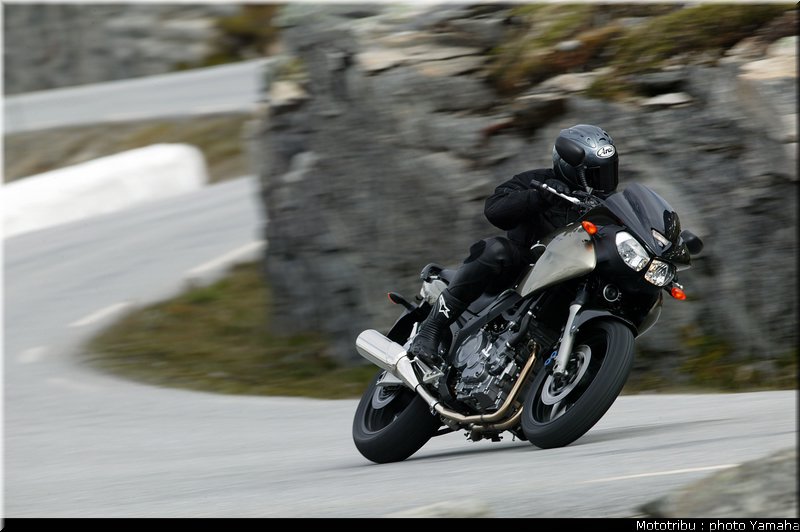 yamaha_900tdm_2005_001