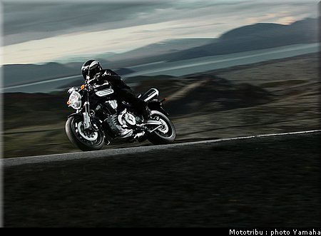 yamaha_mt01_2005_002.jpg