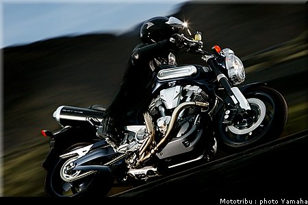 yamaha_mt01_2005_003.jpg