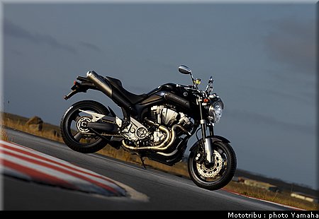 yamaha_mt01_2005_017.jpg