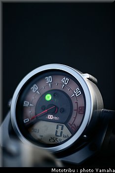 yamaha_mt01_2005_038.jpg