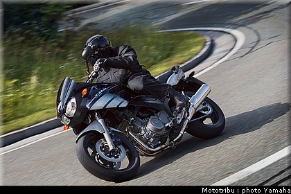 yamaha_900tdm_2006_001.jpg