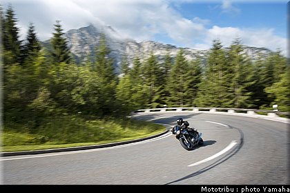 yamaha_900tdm_2006_004.jpg