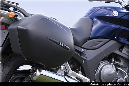 yamaha_900tdm_2006_023.jpg