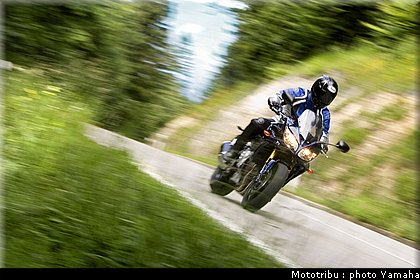 yamaha_fz1_fazer_2006_001.jpg
