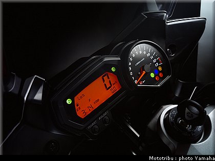 yamaha_fz1_fazer_2006_015.jpg