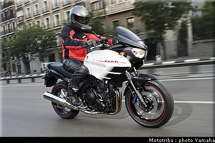 yamaha_900tdm_2007_001.jpg
