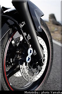 yamaha_900tdm_2007_025.jpg