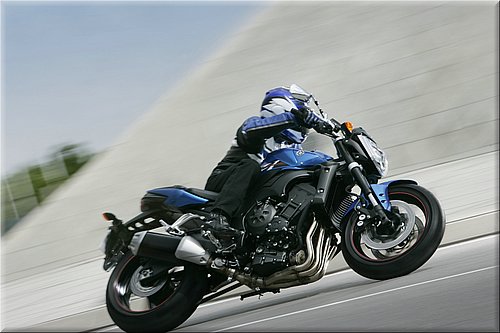yamaha-fz1-2007-011.jpg