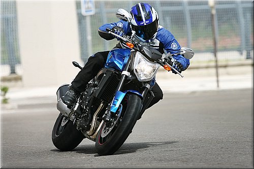 yamaha-fz1-2007-012.jpg