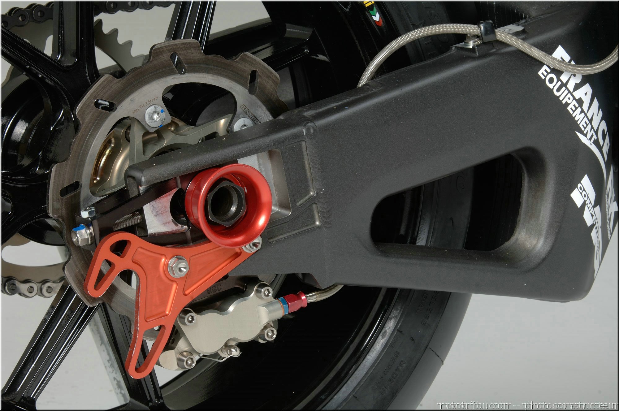 r1-r6-sbk-2007-004
