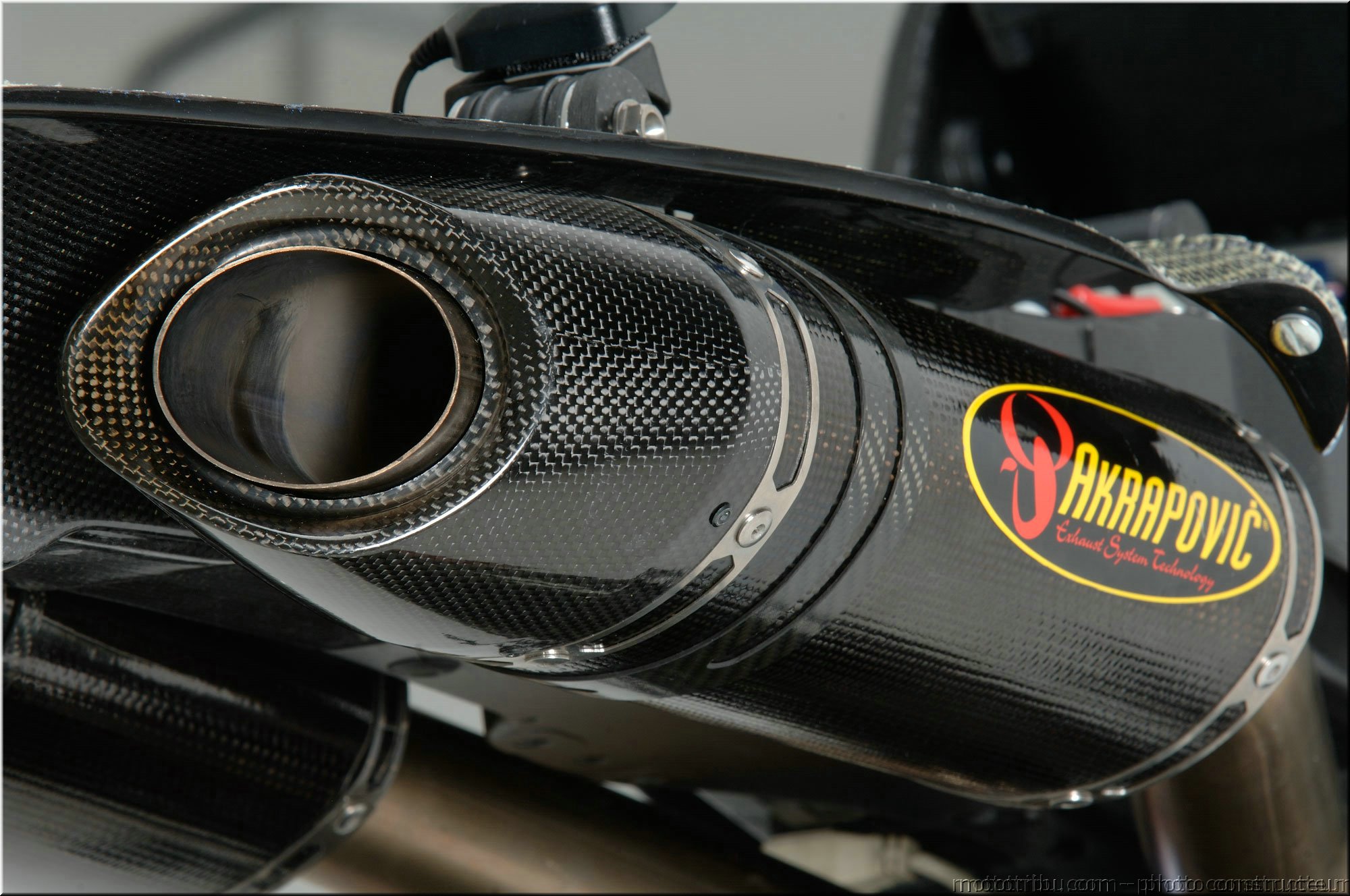 r1-r6-sbk-2007-006