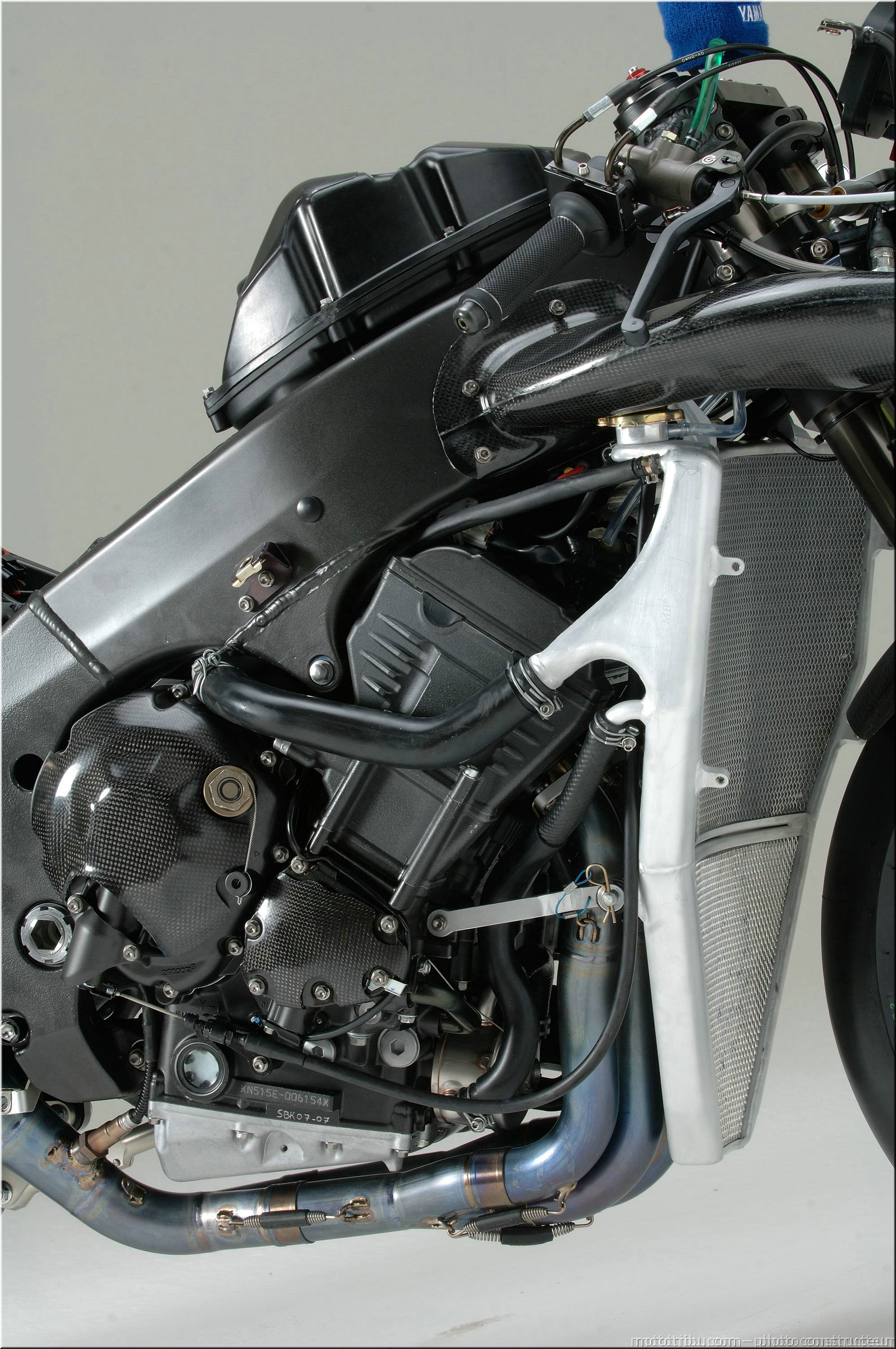 r1-r6-sbk-2007-007