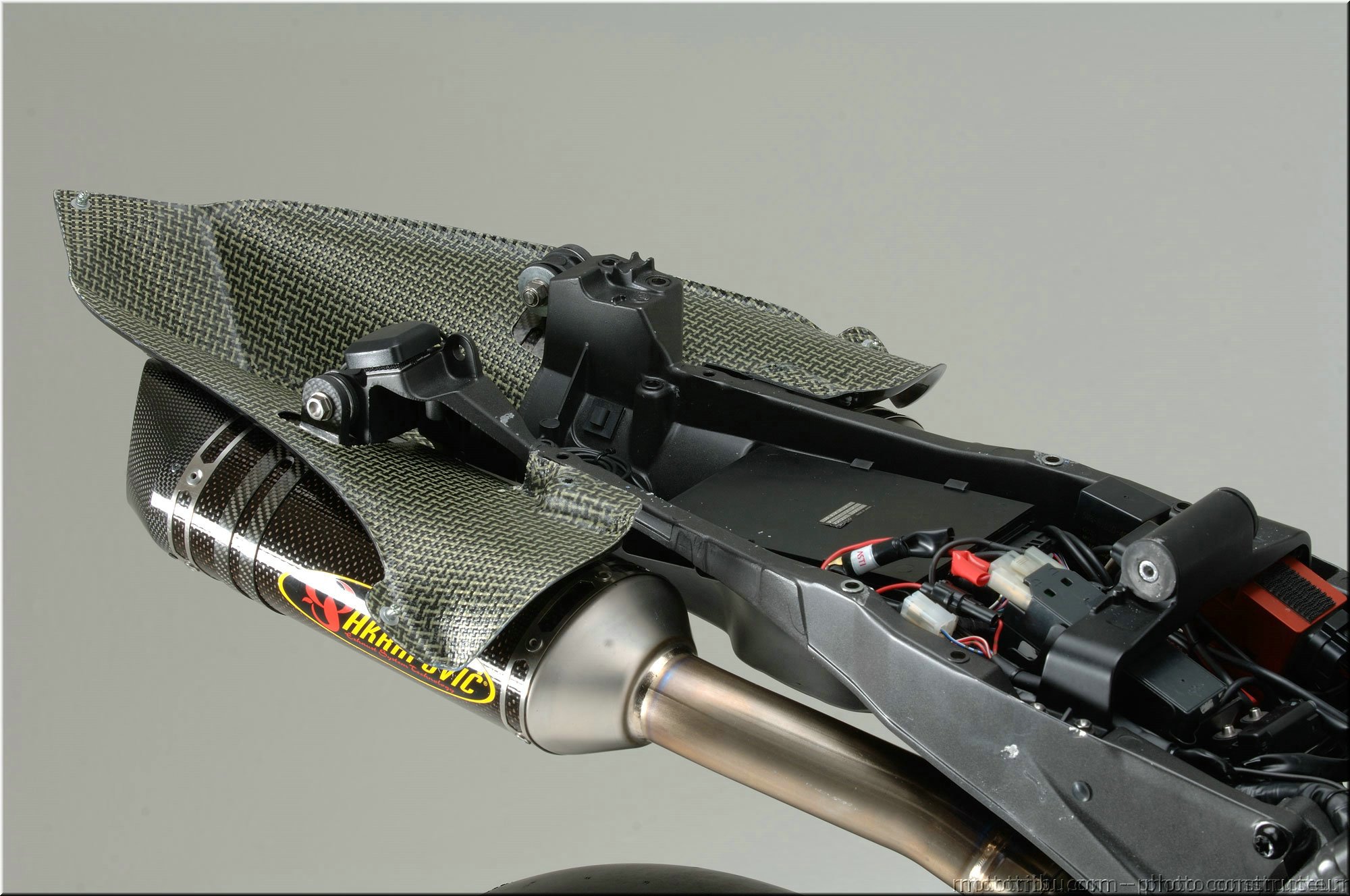 r1-r6-sbk-2007-008