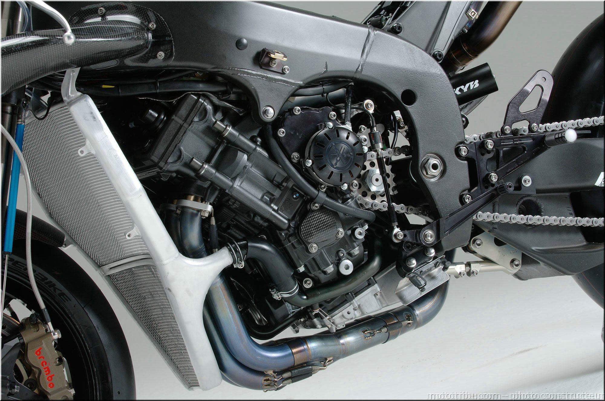 r1-r6-sbk-2007-012