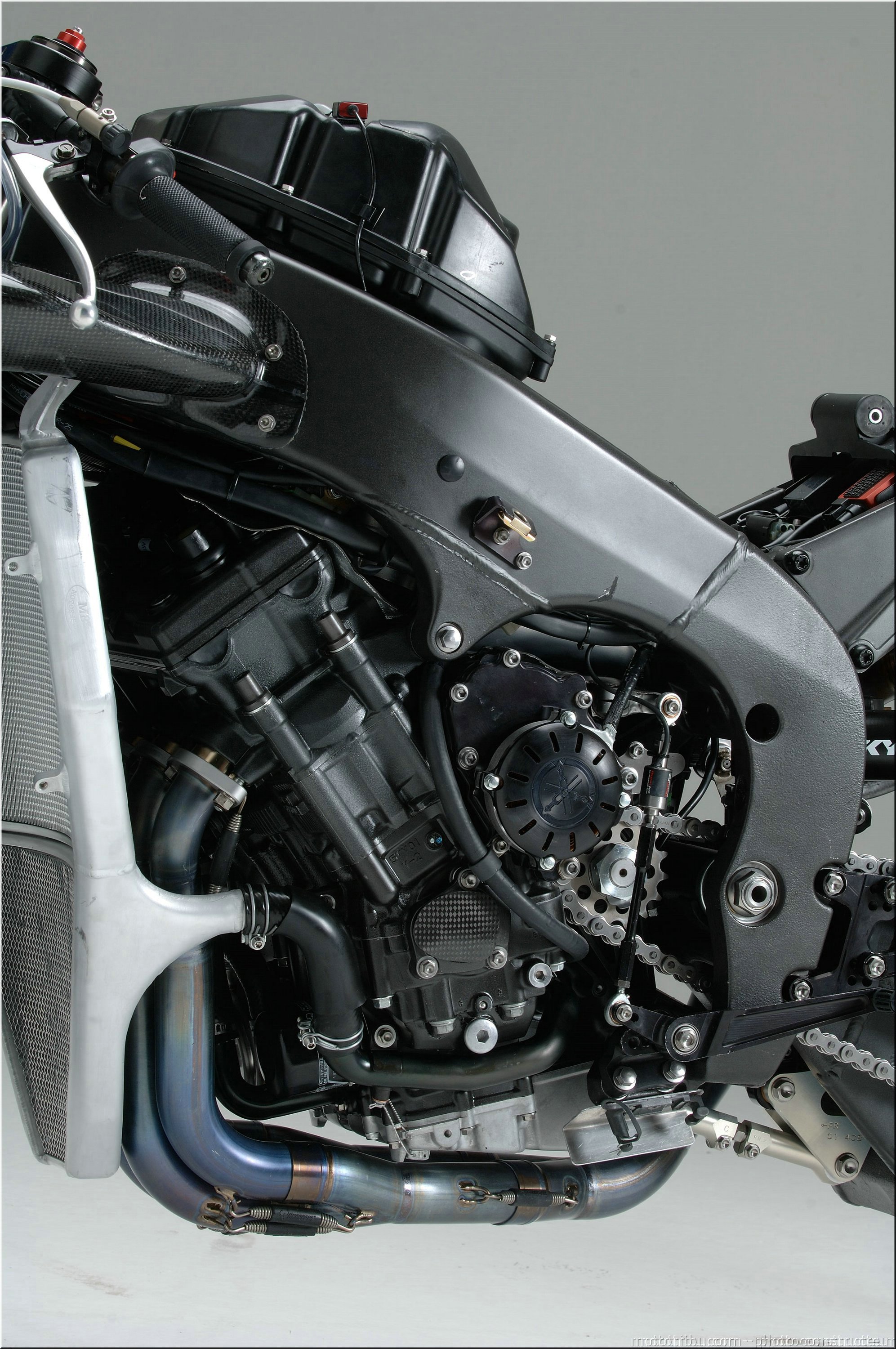 r1-r6-sbk-2007-013