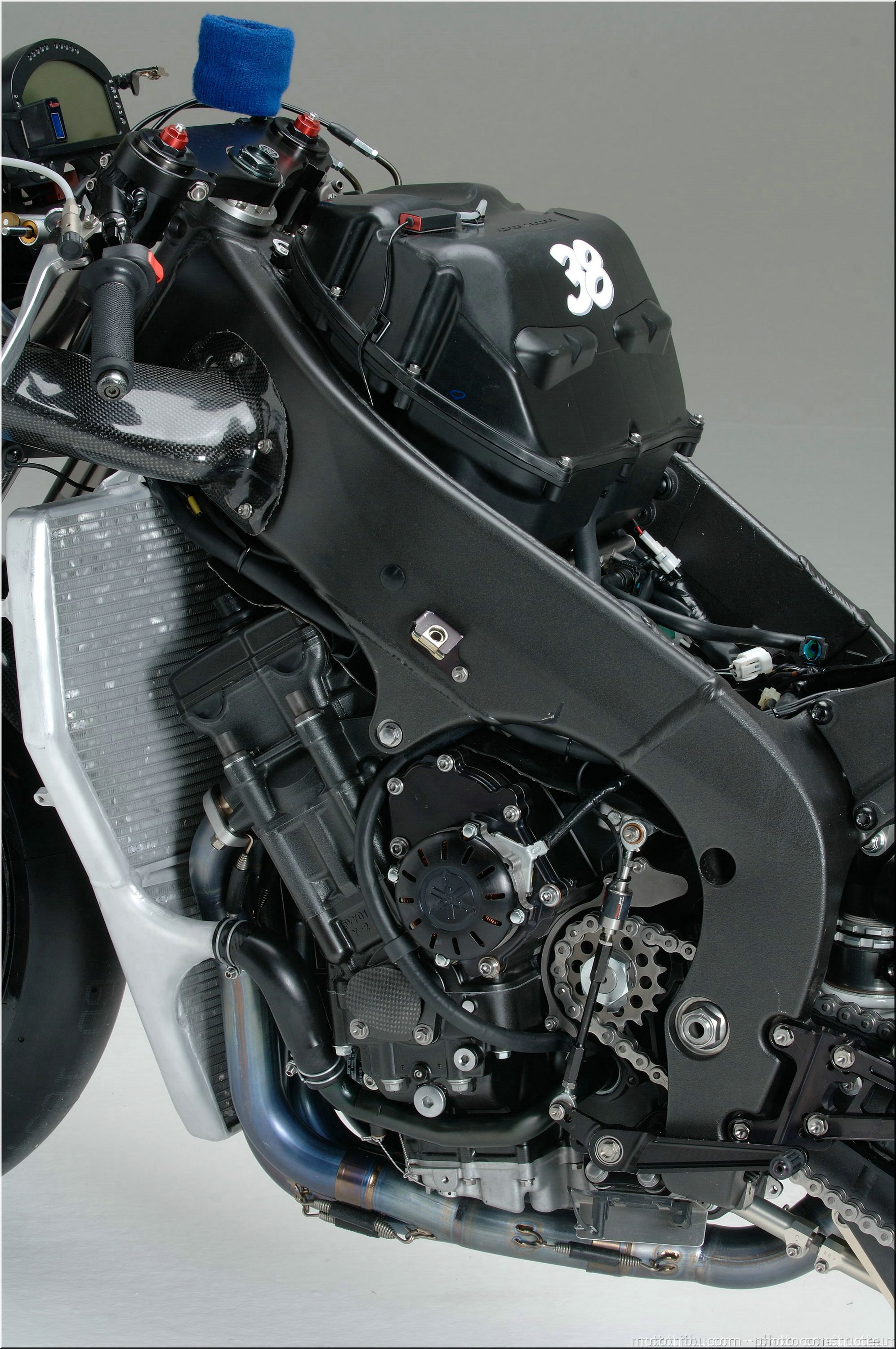 r1-r6-sbk-2007-014