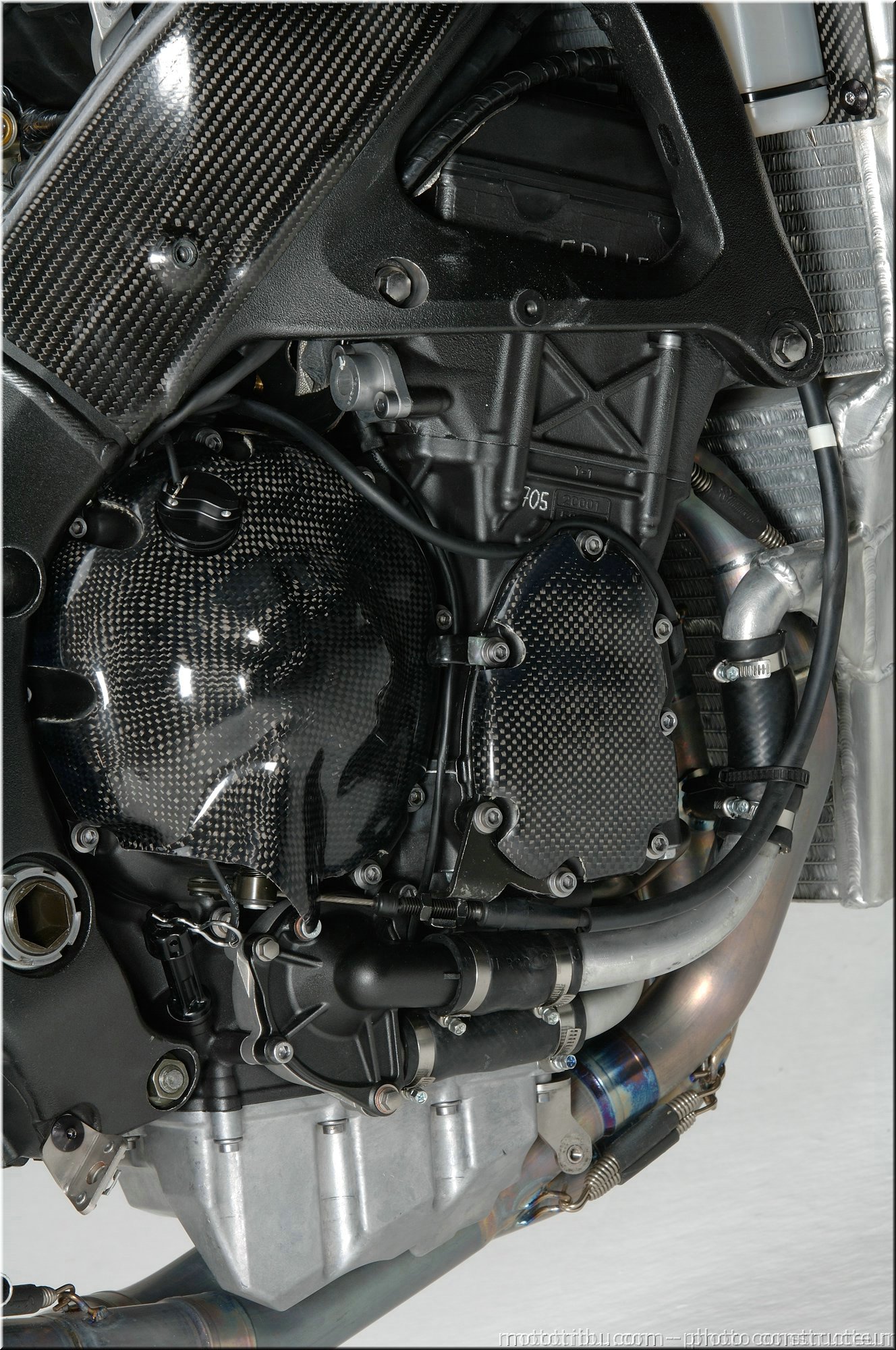r1-r6-sbk-2007-032