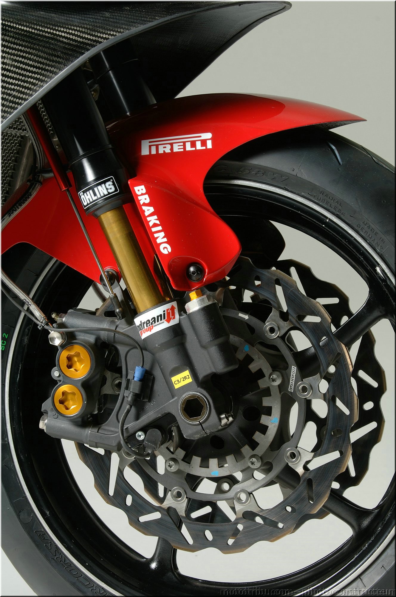 r1-r6-sbk-2007-035