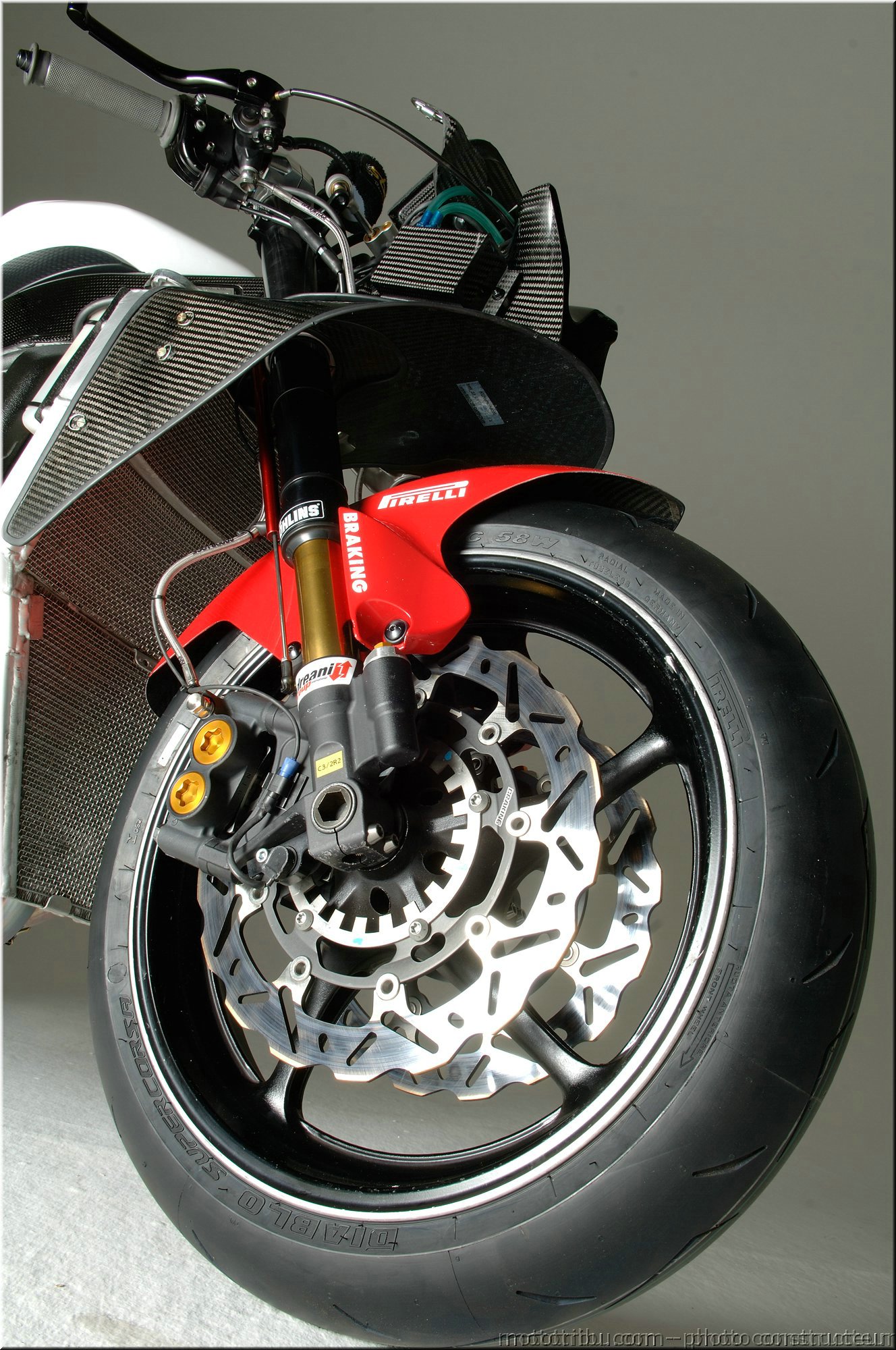 r1-r6-sbk-2007-036