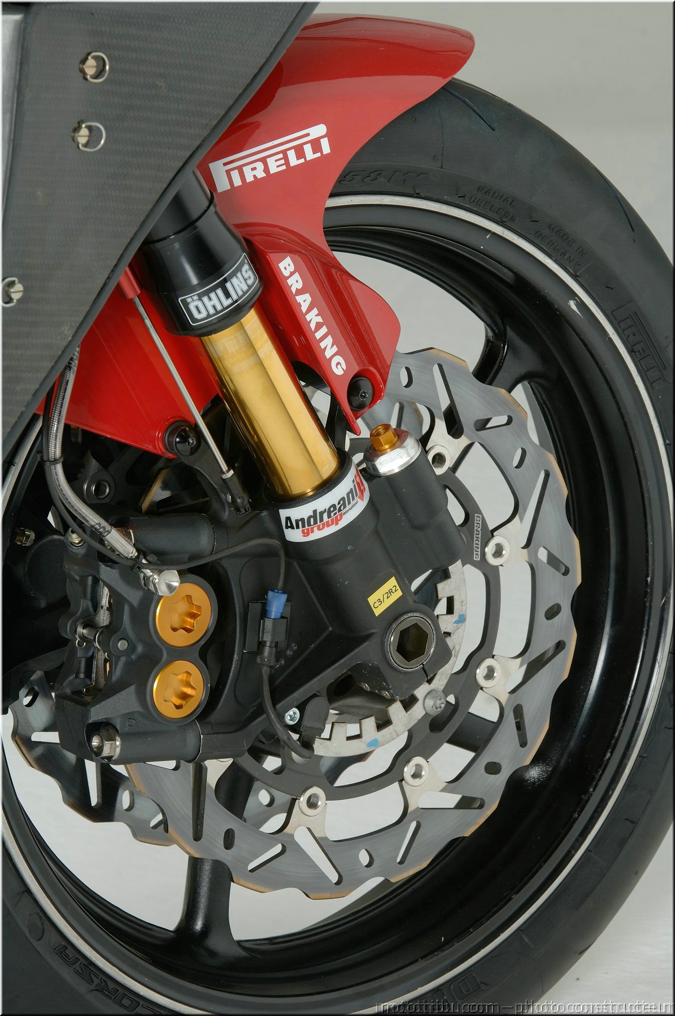 r1-r6-sbk-2007-038