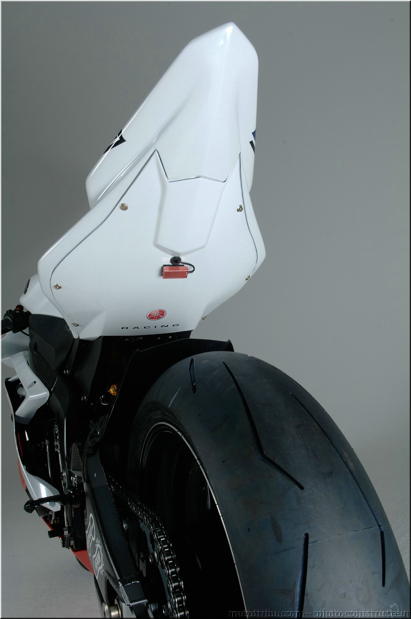 r1-r6-sbk-2007-048