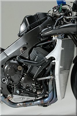 r1-r6-sbk-2007-007.jpg